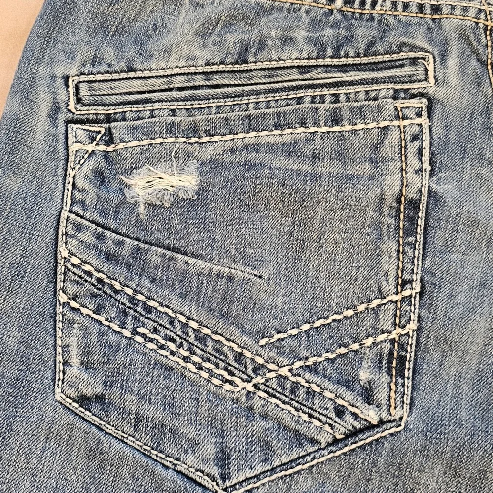 BKE Denim Aiden Straight Distressed Jeans Mens 31L Medium Wash ABM2512